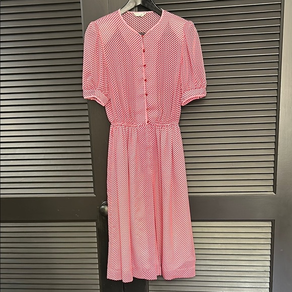Adorable Vintage Coquette Striped Red and Pink Dress with Puff Sleeves, Size - Picture 2 of 16